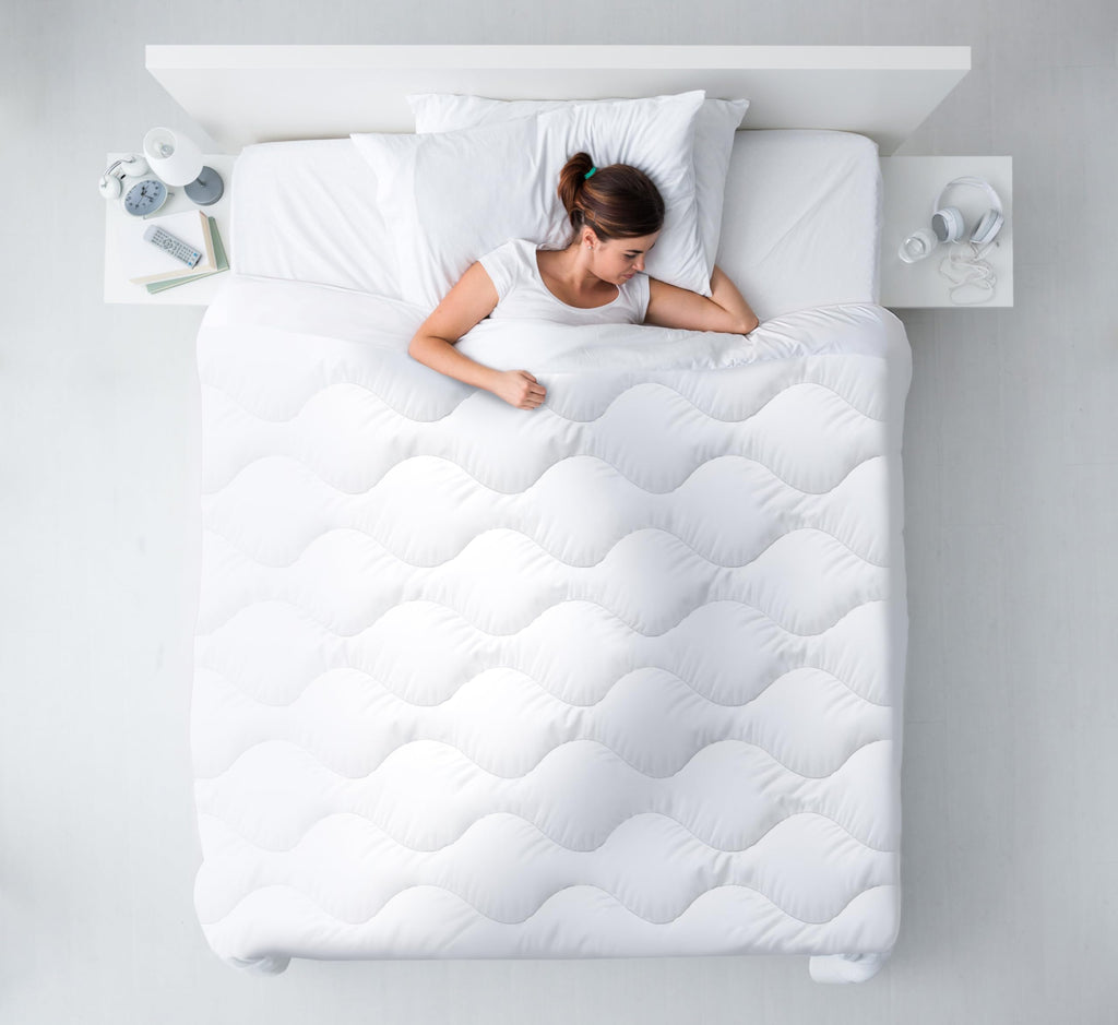 Siebenschläfer Sommerdecke 140x200 cm - dünne und leichte Bettdecke für den Sommer (140 x 200 cm - leichte Sommer-Bettdecke)